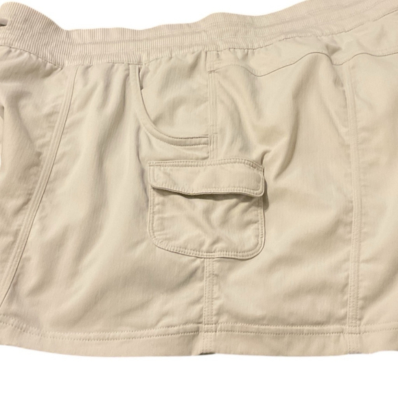 The North Face khaki beige cargo pocket tech material drawstring Shorts XL - Picture 7 of 13